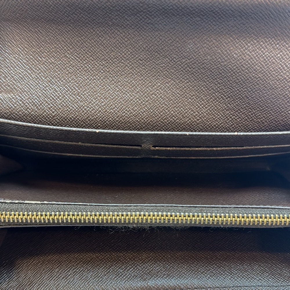 11046 Louis Damier Long Wallet in good condition, Snap not working Easy fix!! - Picture 2 of 16